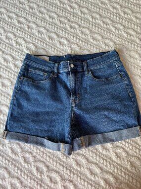 5" Mid Rise Denim Girlfriend Shorts (NWOT)